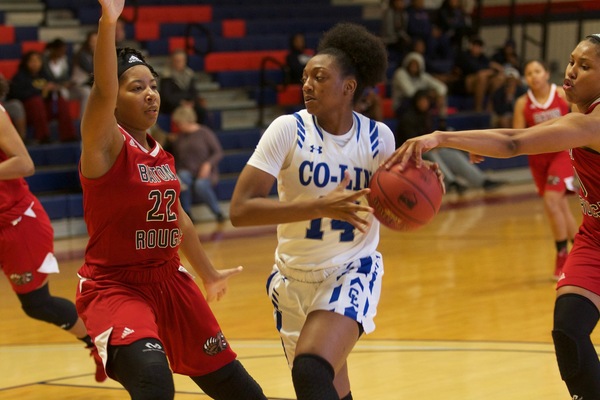 Lady Wolves roll past Baton Rouge