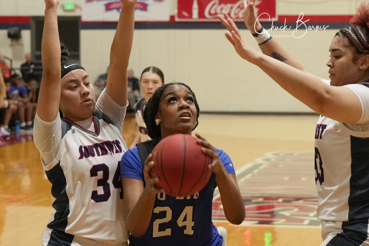 Lady Wolves Fall to Lady Bears
